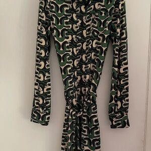 RARE Diane Von Furstenberg button front to waist Green and Cream Patterned Dress